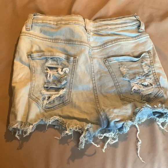 Fashion nova light denim jean shorts - Picture 2 of 2